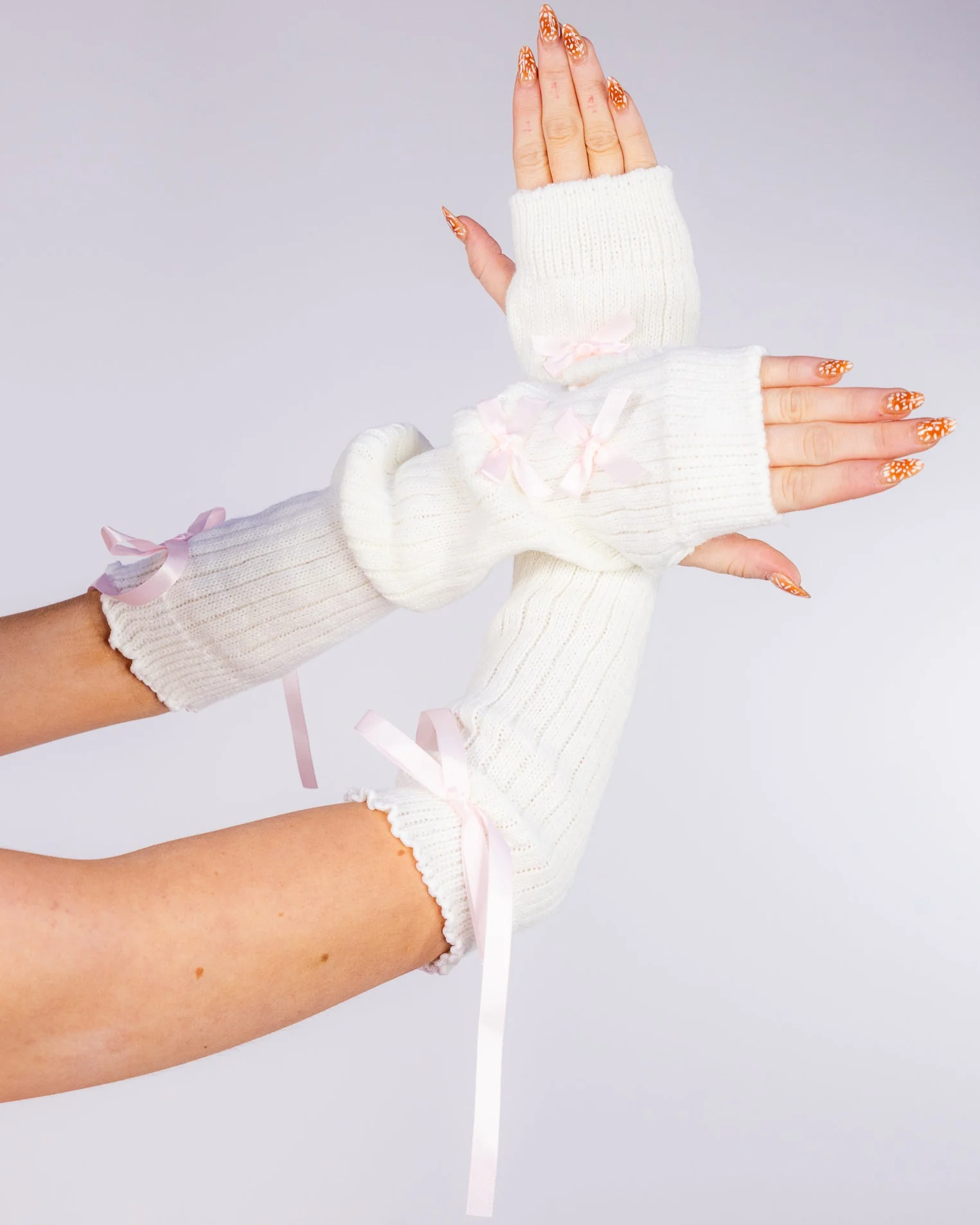 All In A Bow Unisex White Knit Arm Warmers (Pair) - Image 2