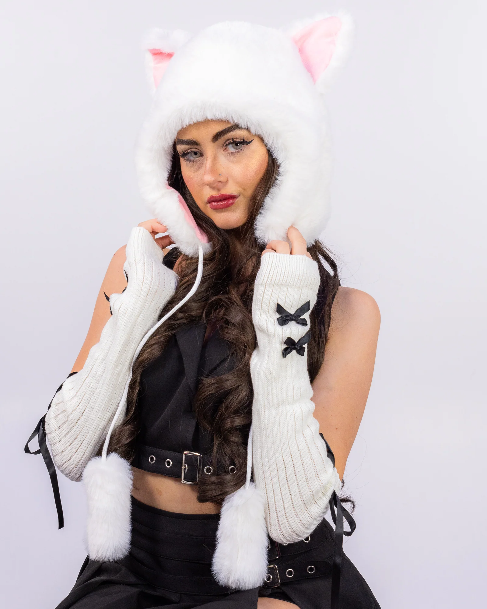 All In A Bow Unisex White Knit Arm Warmers (Pair) - Image 3