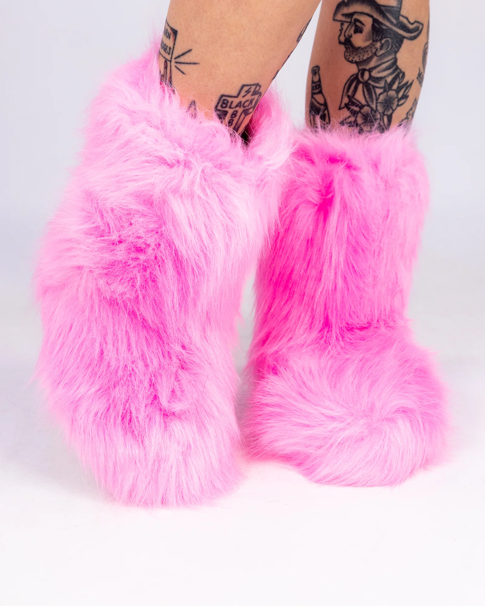 Women's Baby Pink Boots With The Fur - Image 3