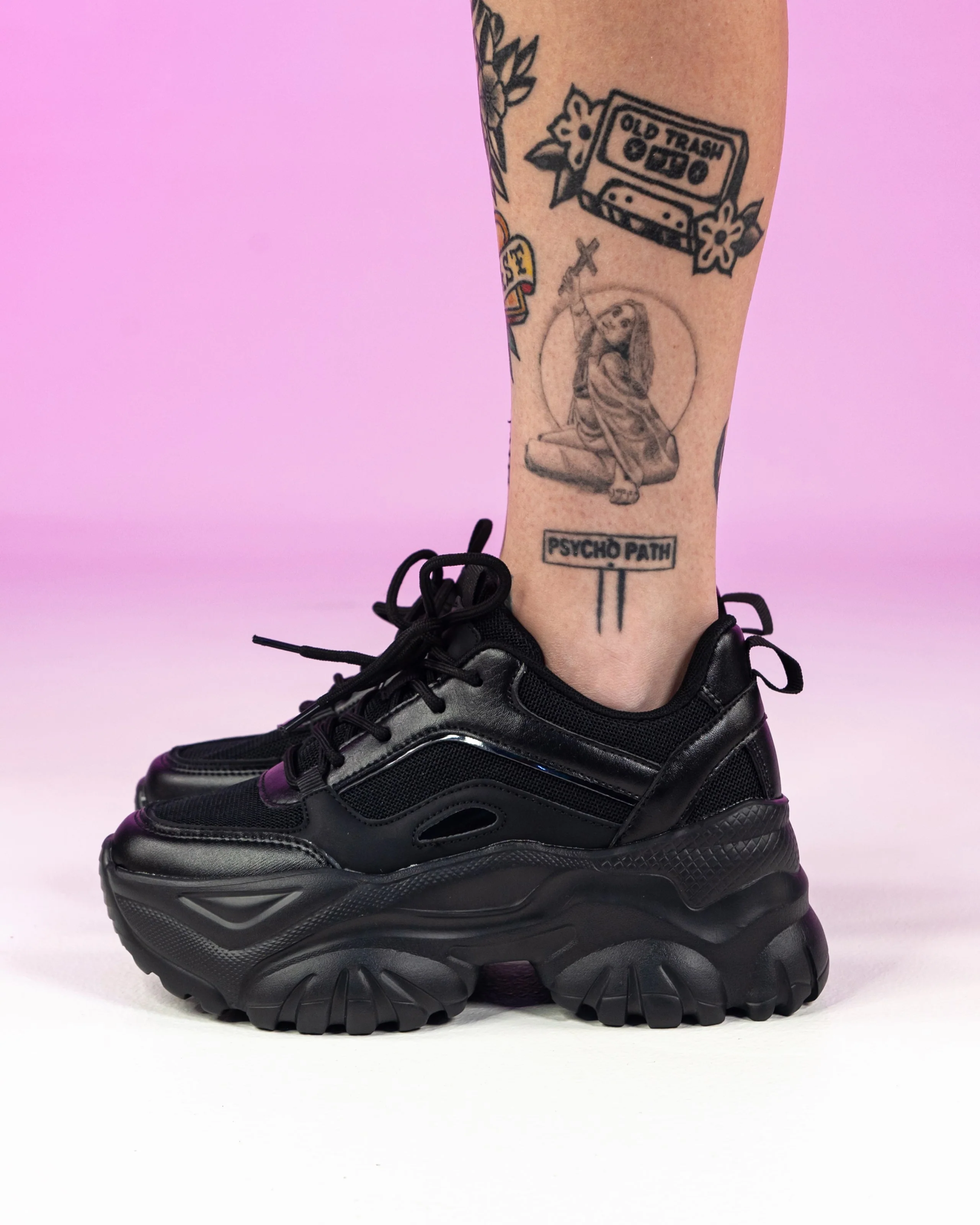 Black Hanna Sneakers - Image 2