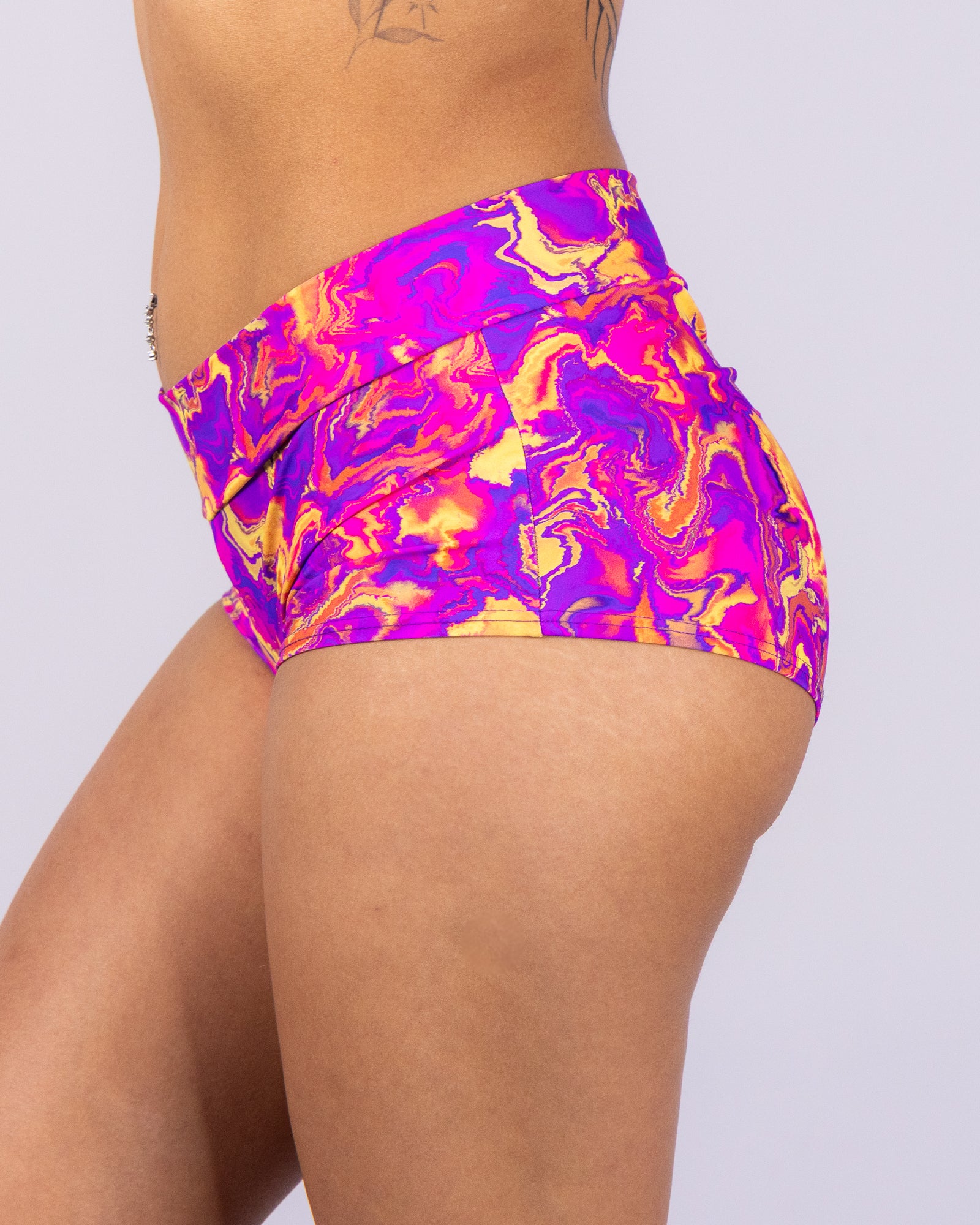 Ultraviolet Vision Women's Scrunch Boy Shorts - Image 3